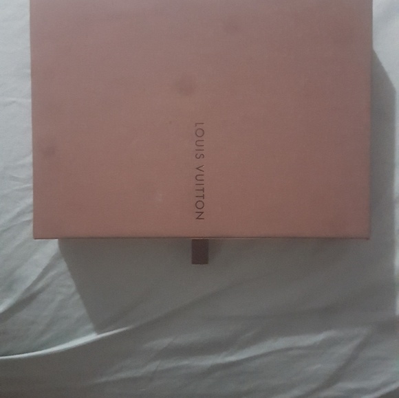 Mens louis vuitton leather wallet - Picture 2 of 7